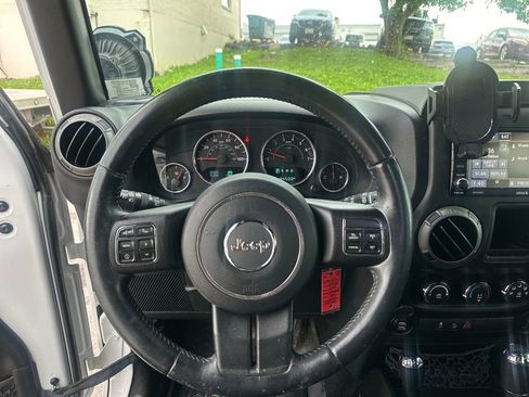 Used 2016 Jeep Wrangler Unlimited Sport w/ Connectivity Group AWD/4WD image 15