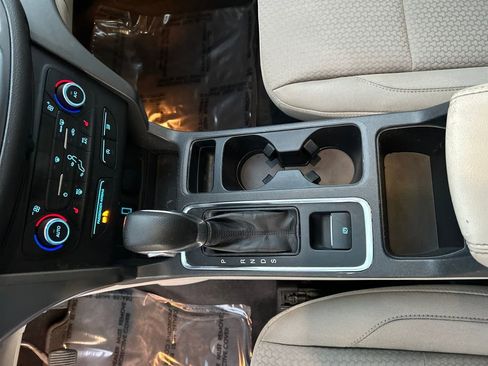 Used 2018 Ford Escape SE w/ SE Sync 3 Package image 17