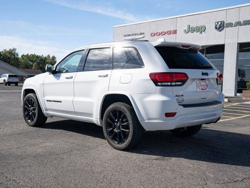 Certified 2021 Jeep Grand Cherokee Laredo X image 3