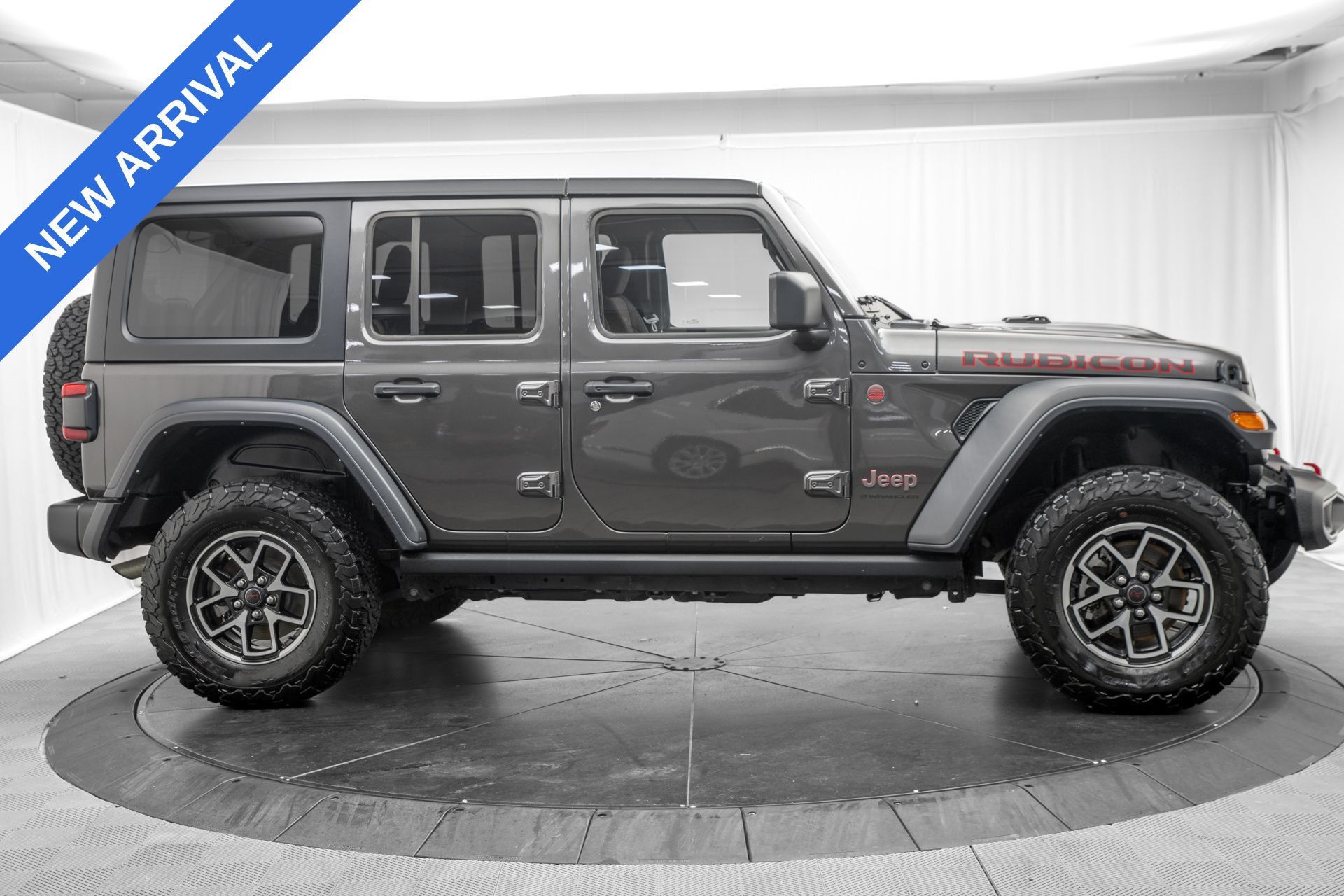 Used 2025 Jeep Wrangler Unlimited Rubicon AWD/4WD image 8
