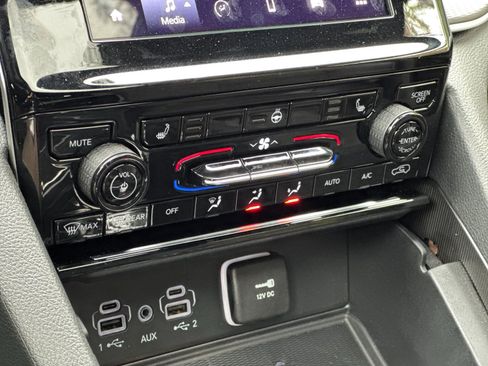 New 2025 Jeep Grand Cherokee L Altitude image 21