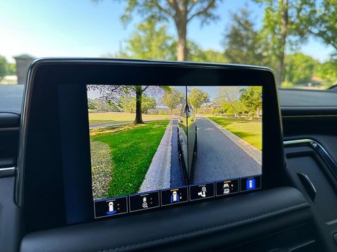 Used 2022 Chevrolet Suburban Z71 w/ Luxury Package AWD/4WD image 50