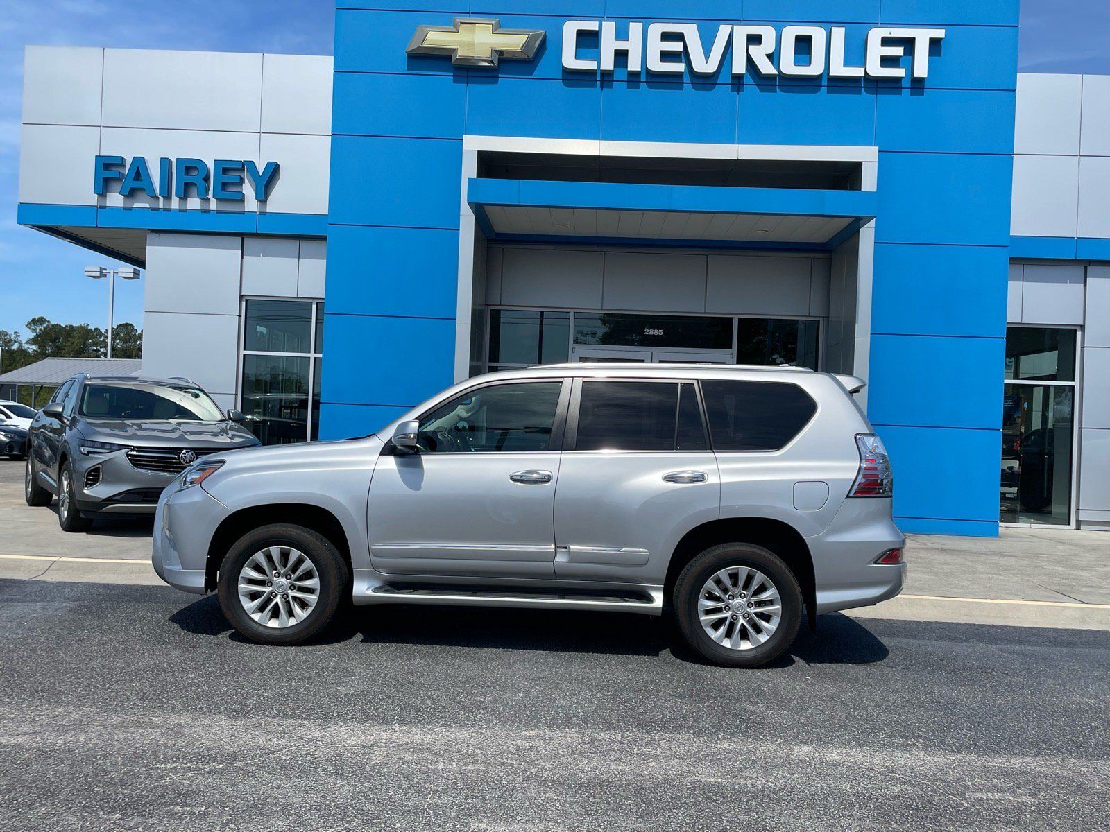 Used 2018 Lexus GX 460 Premium w/ Premium Package AWD/4WD image 2