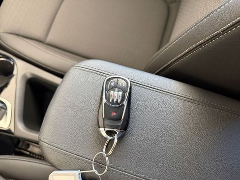 Used 2025 Buick Encore GX Preferred FWD image 21