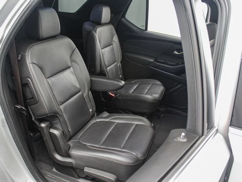 Used 2022 Chevrolet Traverse LT w/ LT Premium Package AWD/4WD image 25