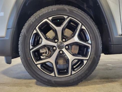 Used 2025 Jeep Compass Limited AWD/4WD image 10
