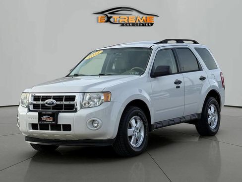 Used 2011 Ford Escape XLT w/ 201A Rapid Spec Order Code image 2