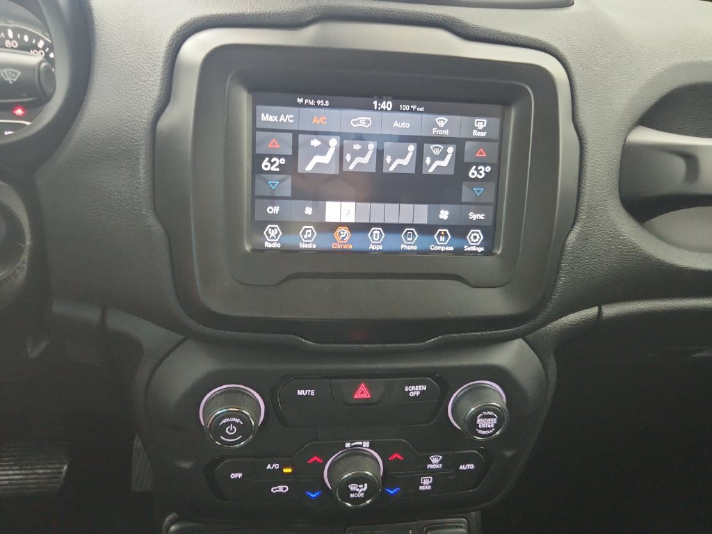 Certified 2020 Jeep Renegade Latitude w/ Popular Equipment Group AWD/4WD image 28