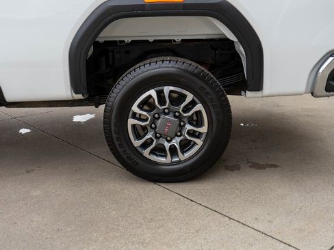 Used 2024 GMC Sierra 3500 SLE w/ SLE Convenience Package image 28