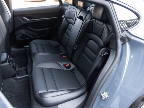 Certified 2026 Porsche Taycan AWD/4WD image 33