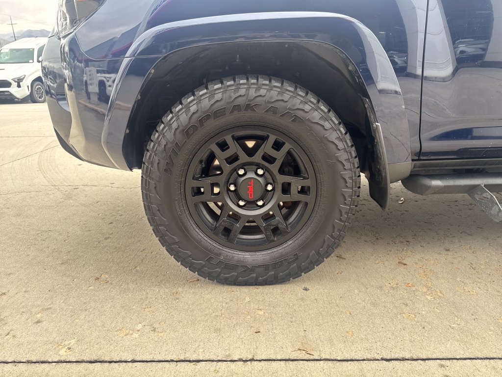 Certified 2022 Toyota 4Runner TRD Off-Road Premium AWD/4WD image 27