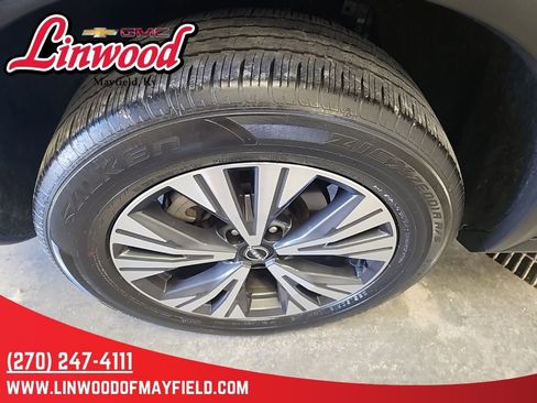 Used 2023 Nissan Rogue SV image 8