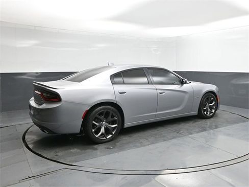Used 2018 Dodge Charger R/T image 15