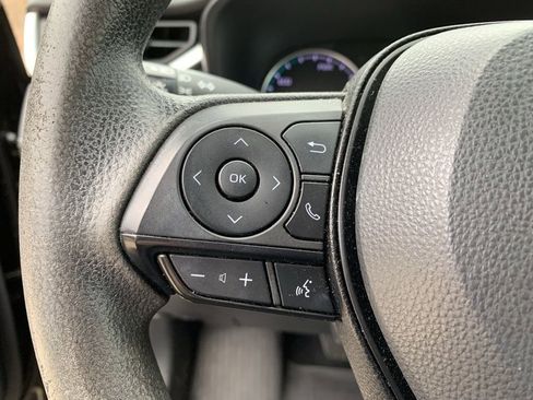 Used 2022 Toyota RAV4 XLE image 26