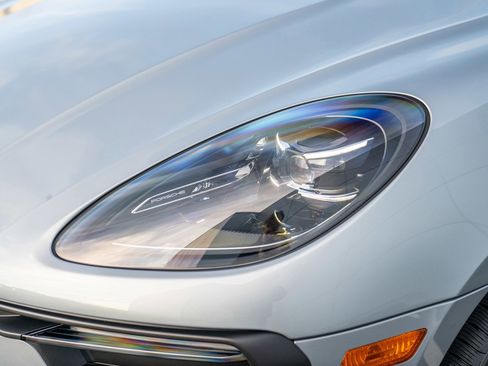 New 2026 Porsche Macan image 30