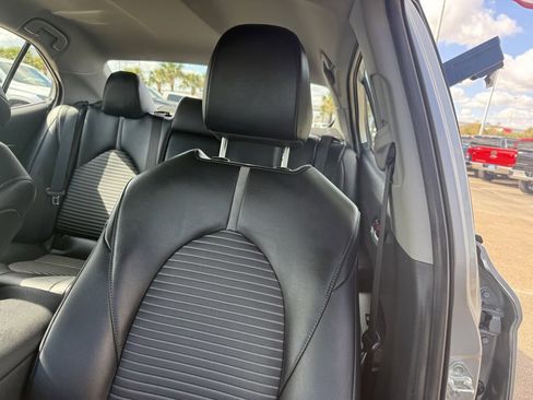 Used 2024 Toyota Camry SE image 22