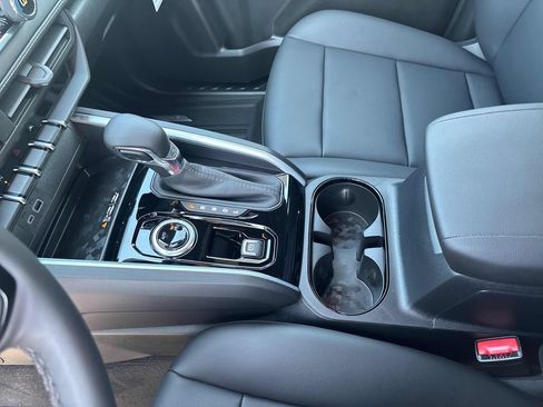 New 2026 Chevrolet Colorado LT w/ LT Convenience Package AWD/4WD image 17