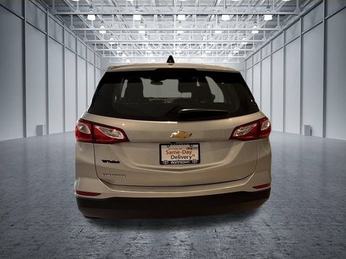 Used 2019 Chevrolet Equinox LS FWD image 4