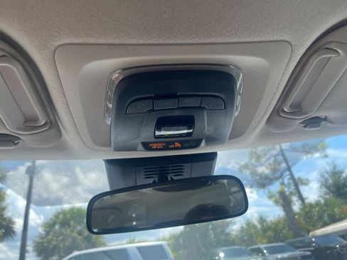 Used 2025 Toyota Corolla LE FWD image 20