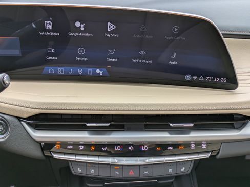 Used 2025 Cadillac XT4 Premium Luxury w/ Technology Package image 17