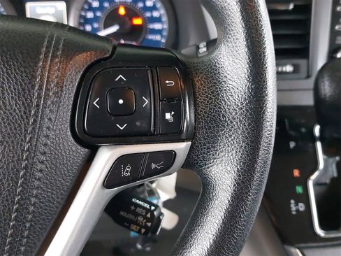 Used 2020 Toyota Sienna LE image 18
