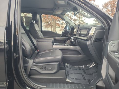 Certified 2025 Ford F350 Lariat w/ Black Appearance Package image 19