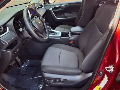 Certified 2025 Toyota RAV4 XLE AWD/4WD image 17