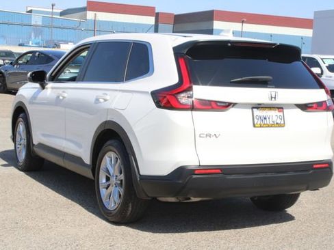 Used 2024 Honda CR-V EX image 3