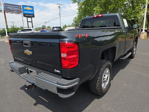 Used 2018 Chevrolet Silverado 2500 W/T w/ WT Convenience Package AWD/4WD image 3