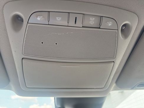 Used 2019 Nissan Rogue S w/ Special Edition Package FWD image 16