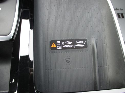 Used 2025 Buick Enclave Preferred image 23