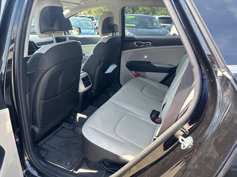 Certified 2023 Kia Sportage EX AWD/4WD image 16