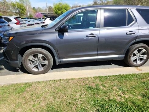 Used 2023 Honda Pilot EX-L image 6