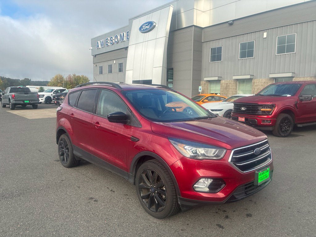 Used 2017 Ford Escape SE w/ Equipment Group 201A AWD/4WD image 8