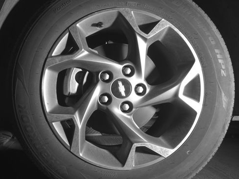 Used 2025 Chevrolet Trax LT FWD image 12