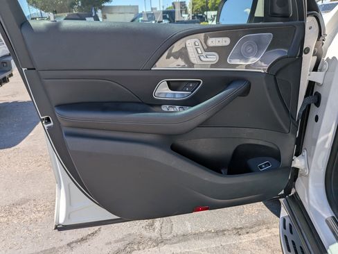Used 2021 Mercedes-Benz GLS 450 4MATIC image 14