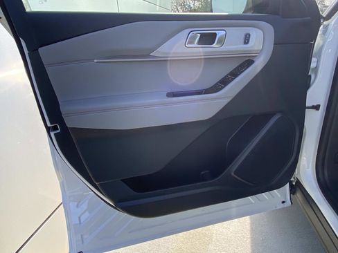 New 2026 Ford Explorer Active w/ Active Comfort Package image 14