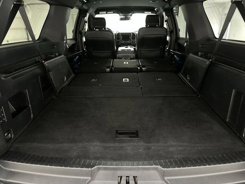 Used 2019 Ford Expedition Max XLT w/ Equipment Group 202A AWD/4WD image 31