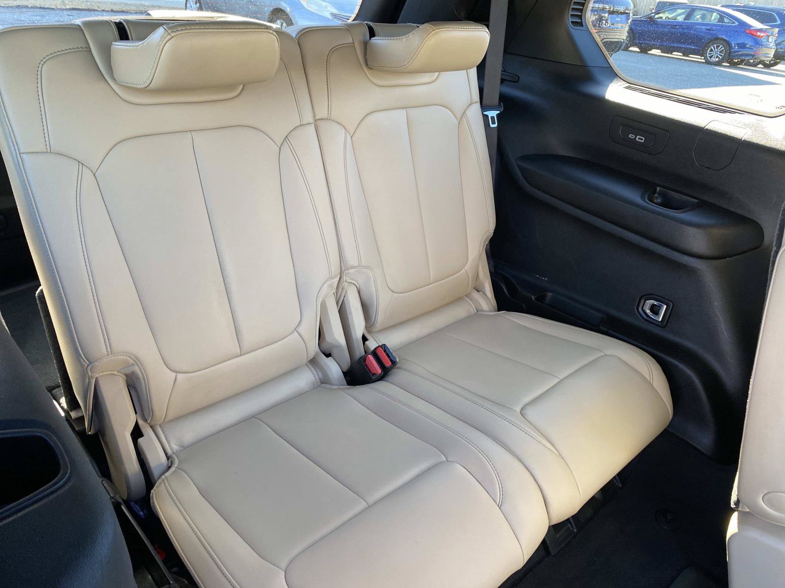 Used 2023 Jeep Grand Cherokee L Limited AWD/4WD image 22