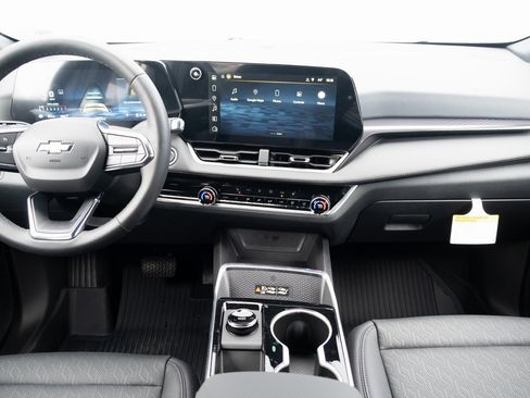 New 2026 Chevrolet Equinox LT w/ Convenience Package II image 18