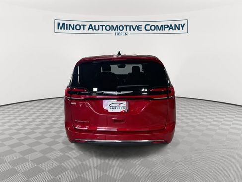 Certified 2025 Chrysler Pacifica Select FWD image 7