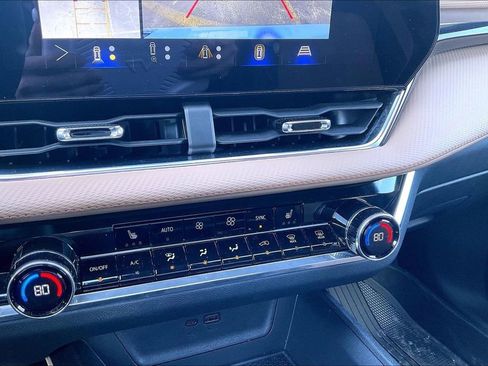 Used 2025 Chevrolet Equinox ACTIV w/ Safety and Technology Package image 18