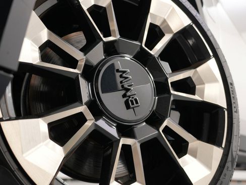 Used 2024 BMW XM image 67