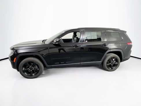 Used 2023 Jeep Grand Cherokee L Laredo image 8