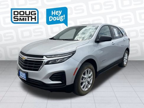 Used 2022 Chevrolet Equinox LS AWD/4WD image 1