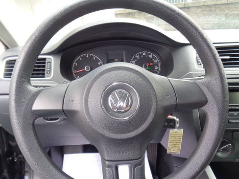 Used 2014 Volkswagen Jetta S image 16