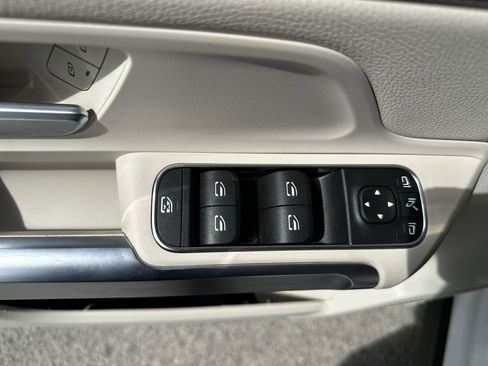 Used 2023 Mercedes-Benz EQB 250+ image 15