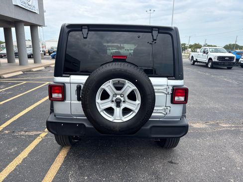 Used 2022 Jeep Wrangler Unlimited Sport AWD/4WD image 5