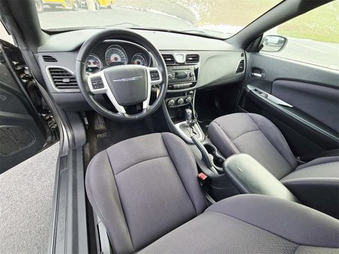 Used 2012 Chrysler 200 Touring image 9