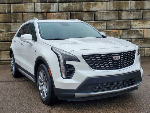 Certified 2023 Cadillac XT4 Premium Luxury w/ Cold Weather Package image 8